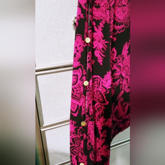 Shirt - Picture 3 of 4